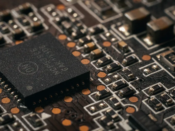 Loose chips (ICs)