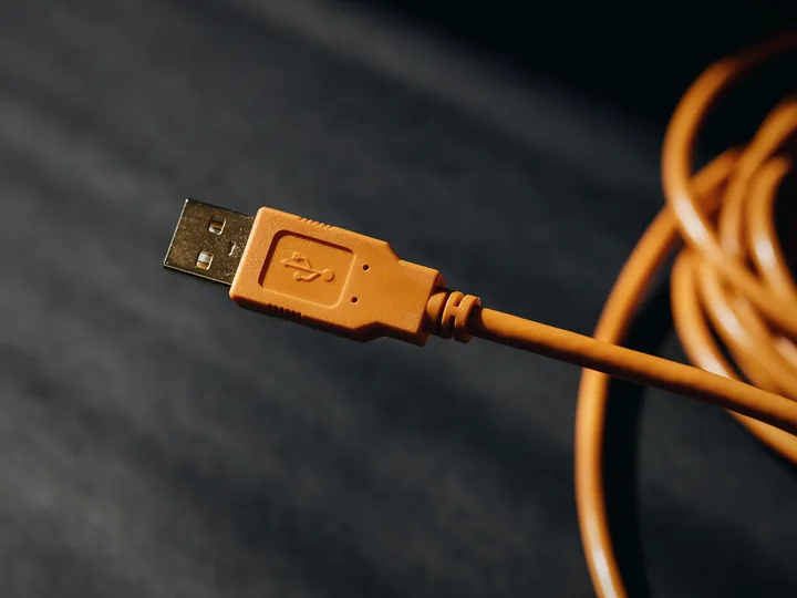 Computer connectors & plugs