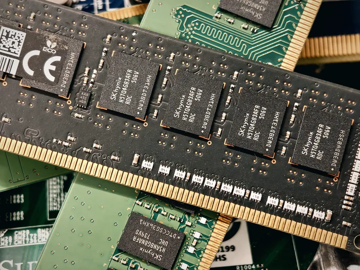 Memory modules (RAM), gold edge
